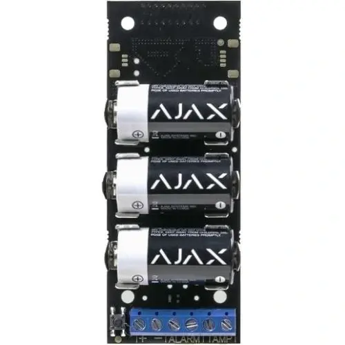 AJAX Transmitter Langaton moduuli AJAX Transmitter Langaton moduuli AJAX Transmitter-moduuli muuttaa minkä tahansa valmistajan langallisen ilmaisimen Ajax-järjestelmään sopivaksi langattomaksi laitteeksi. Se toimii samalla virtalähteenä toisen valmistajan laitteelle. Se on suunniteltu asennettavaksi ilmaisimen kotelon sisään, mutta mikäli tämä on tilanpuutteen vuoksi mahdotonta, erillistä kotelointia voi käyttää, kunhan se ei estä langattoman signaalin kulkua.