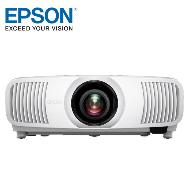 Epson EH LS11000W 3 Epson EH-LS11000W 3LCD 3D 4K PRO-UHD -Laser-kotiteatteriprojektori Nauti valkokangaselämyksestä kotonasi tällä 4K-laserprojektorilla, joka on HDR10+-yhteensopiva ja käyttää Epsonin 3LCD-tekniikkaa. Elokuvaharrastajat nauttivat suuresti tämän tehokkaan projektorin vaikuttavasta kuvasta. Yhdistelmä huipputekniikoita muodostavat yhdessä poikkeuksellisen laadukkaan kuvan suuren dynaamisen kontrastisuhteen (2 500 000:1), 4K-resoluution (8,3 miljoonaa pikseliä), 3LCD-tekniikan, laservalonlähteen sekä HDR10+-tuen avulla. Moottoroidun linssin siirron ja zoom-objektiivin ansiosta saat tarkan kuvan helposti.  