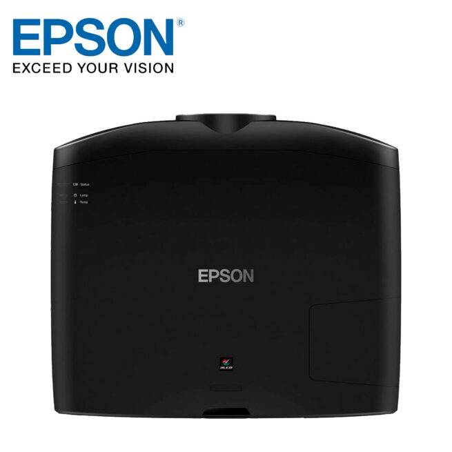 Epson EH TW9400 2 Epson EH-TW9400 3LCD 3D 4K PRO-UHD -kotiteatteriprojektori Koe elokuvateatterin taika kotonasi tällä HDR-valmiilla 4K PRO-UHD1 ‑projektorilla, joka hyödyntää Epsonin tekniikkaa sekä 3LCD-tekniikkaa. Elokuvaharrastajat nauttivat suuresti tämän tehokkaan 4K PRO-UHD1 -projektorin vaikuttavasta näytöstä. Yhdistelmä huipputekniikoita tuottaa poikkeuksellisen laadukkaan kuvan suuren dynaamisen kontrastisuhteen (1 200 000:1), 4K-skaalaustekniikan, 3LCD-tekniikan sekä Full HD-, UHD BD- ja HDR-tuen avulla. Moottoroidun optiikan ja kalibrointityökalujen ansiosta tarkan kuvan säätäminen on helppoa.