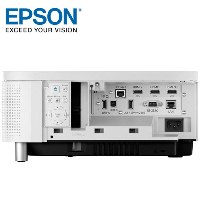 Epson EB 810E 8 Epson EB-810E Super UST 4KE -laserprojektori EB-810E on Epsonin ensimmäinen erittäin lyhyen heijastusetäisyyden 4KE-laserprojektori. Se on suunniteltu yrityskäyttöön, hybridityöskentelyyn ja näyttelyihin. EB-810E heijastaa kirkkaan 4KE-kuvan jopa 160” koossa vain muutaman senttimetrin etäisyydeltä seinästä. Se tarjoaa suuren, edullisen ja energiatehokkaan näyttöratkaisun helpolla ja nopealla asennuksella, ja heijastaa sisällön hämmästyttävän selkeästi.