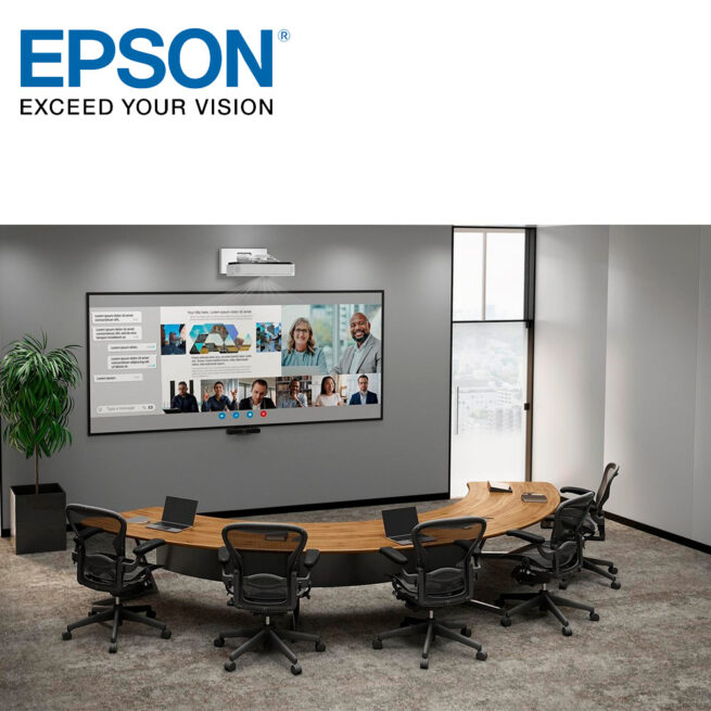 Epson EB 810E yleiskuva Epson EB-810E Super UST 4KE -laserprojektori EB-810E on Epsonin ensimmäinen erittäin lyhyen heijastusetäisyyden 4KE-laserprojektori. Se on suunniteltu yrityskäyttöön, hybridityöskentelyyn ja näyttelyihin. EB-810E heijastaa kirkkaan 4KE-kuvan jopa 160” koossa vain muutaman senttimetrin etäisyydeltä seinästä. Se tarjoaa suuren, edullisen ja energiatehokkaan näyttöratkaisun helpolla ja nopealla asennuksella, ja heijastaa sisällön hämmästyttävän selkeästi.