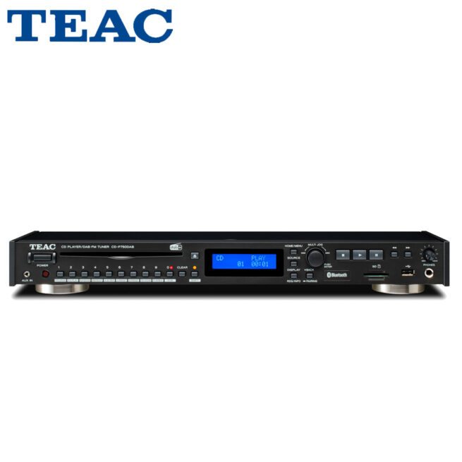 TEAC cd p750dab 1 1 TEAC CD-P750DAB CD-soitin, jossa on sisäänrakennettu DAB+/FM-viritin ja SD/USB-toisto/tallennus TEAC CD-P750DABte ei ole pelkästään CD-soitin; se on monipuolinen äänijärjestelmä, suunniteltu musiikin ystäville, jotka vaativat parasta. Sisältäen DAB/DAB+ -virittimen, tämä laite takaa kristallinkirkkaan radion vastaanoton tuoden valtavan valikoiman digitaalisia radiokanavia ulottuvillesi. Hyvästit perinteiselle radiosta kuuluvalla staattiselle äänelle ja tervetuloa digitaalisen äänen ylivertaiseen selkeyteen. Yksi tämän soittimen erottuvista ominaisuuksista on sen USB-toisto-ominaisuus. Liitä USB-muistitikku ja nauti suosikkikappaleistasi korkealaatuisena. Monipuolisuus ei rajoitu tähän - CD-P750DABte tukee CD-, CD-R- ja CD-RW-formaatteja, antaen sinulle vapauden toistaa laajaa valikoimaa äänilähteitä.