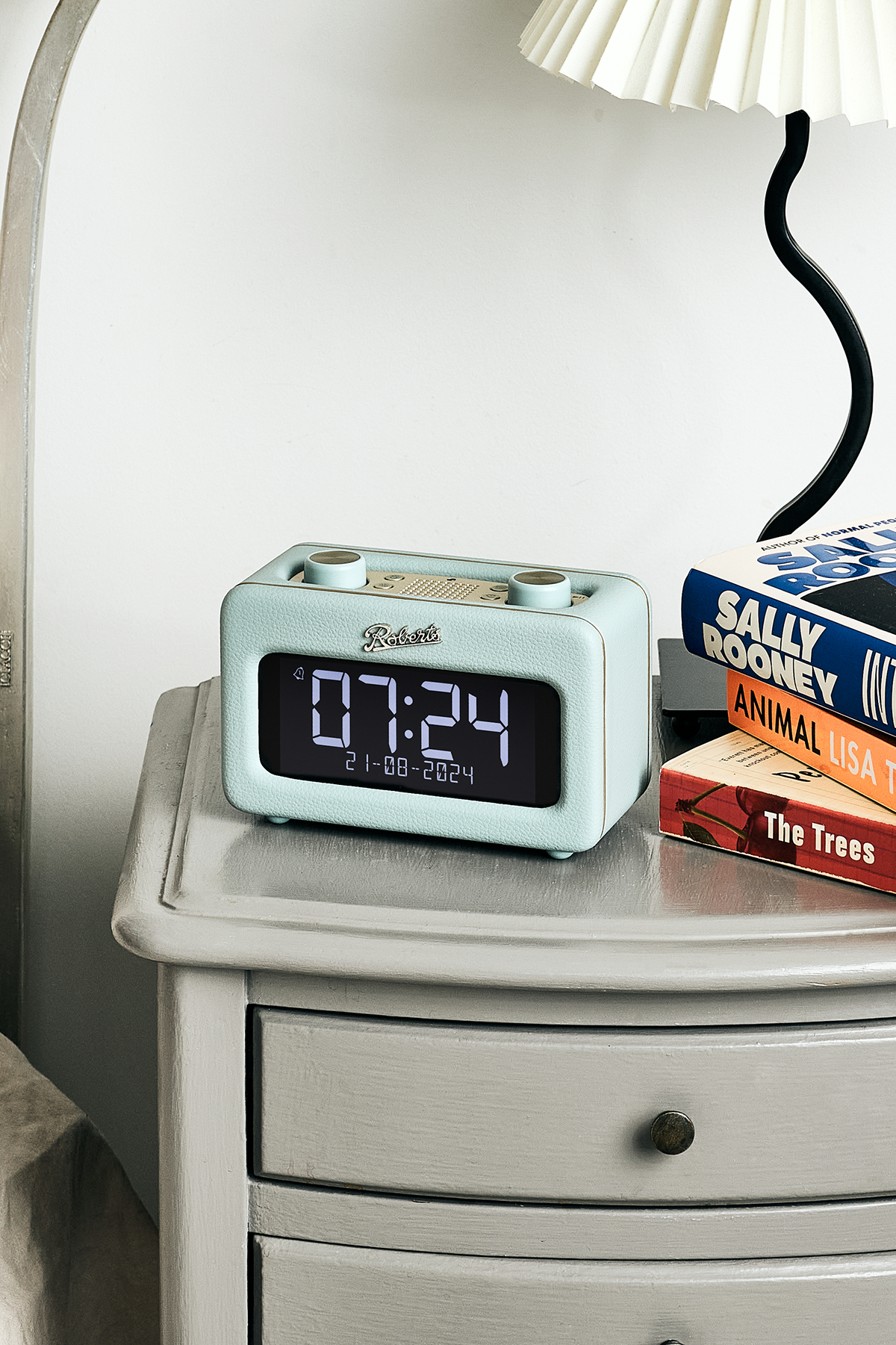 Roberts Revival Rest Duck Egg ‑versio, jossa näkyy suuri LCD‑näyttö ja ohjaimet