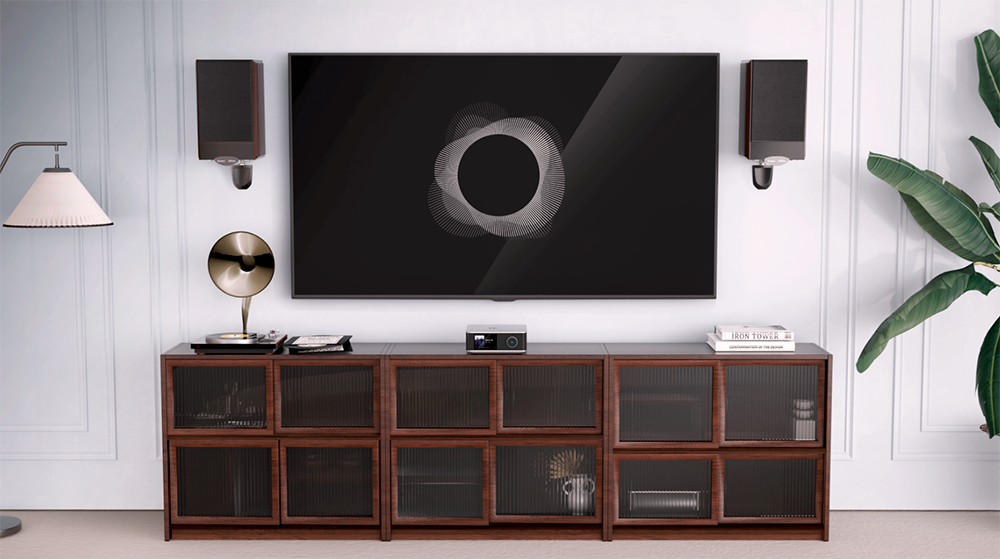 wiim amp ultra lifestyle radiokulma.fi Wiim Amp Ultra | Älykäs suoratoistovahvistin 2x200W WiiM Amp Ultra tuo suoratoiston, hifitason äänenlaadun ja huonekorjauksen yhteen tyylikkääseen ja tehokkaaseen vahvistimeen. • Jopa 200 wattia tehoa per kanava – riittää isommillekin kaiuttimille • Huipputason DAC ja PFFB-vahvistus – ääni pysyy puhtaana kaiutinkuormasta riippumatta • HDMI ARC + Dolby Digital – täydellinen TV-ääni ja ohjaus yhdellä johdolla • Langaton striimaus + huonekorjaus – Spotify/TIDAL/Google Cast + RoomFit kalibrointi • 3,5" kosketusnäyttö + kaukosäädin – helppokäyttöinen ja visuaalisesti tyylikäs käyttöliittymä