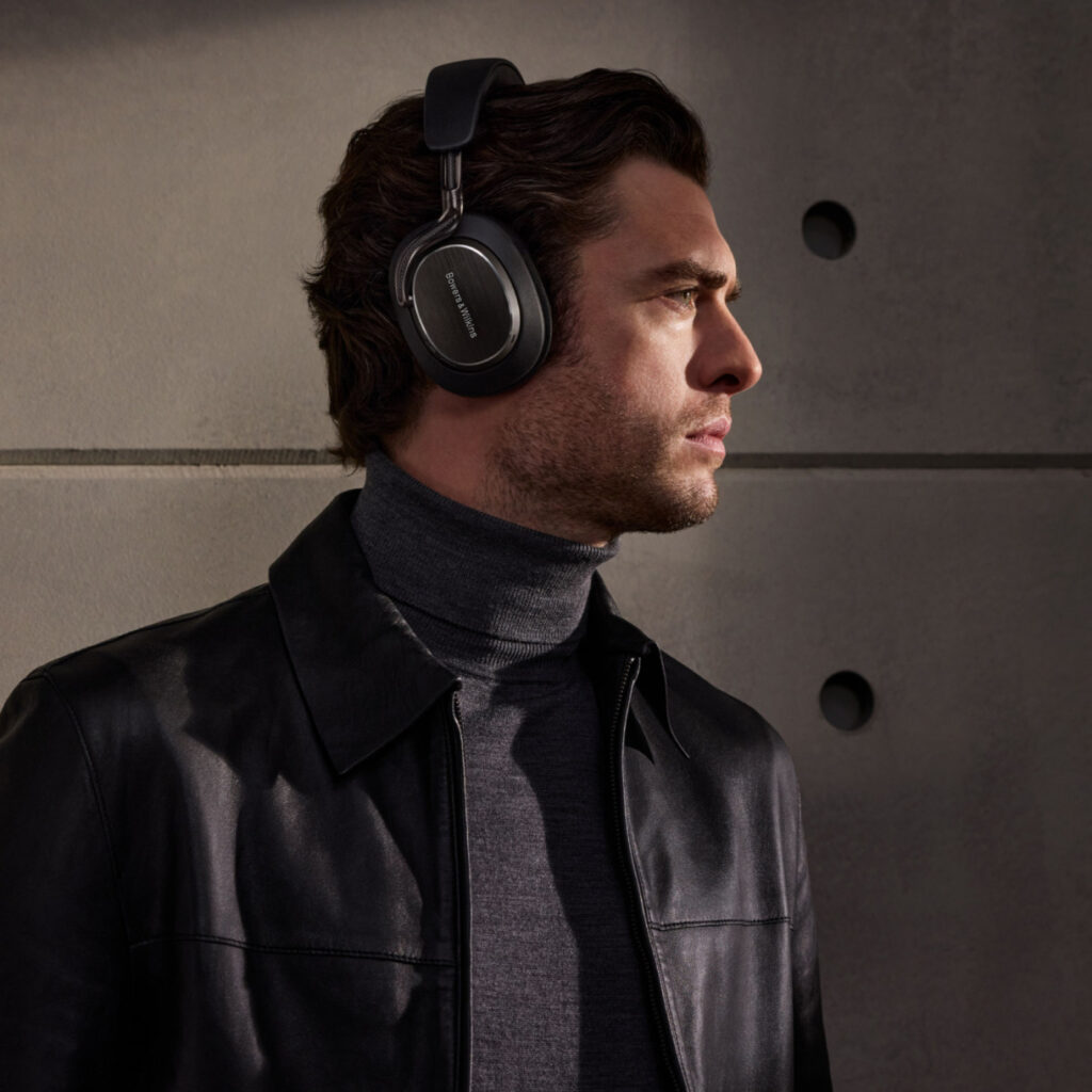 Bowers & Wilkins Px8 S2 onyx black.