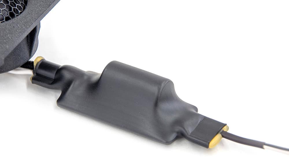 BLAM 200RS-Audi A6 -sarjan diskantti ja jakosuodin yhdellä liitännällä.