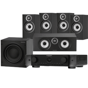 Musta kaiutinsetti, musta vahvistin. Bowers & Wilkins 600-sarjan mustat kaiuttimet ja Marantz Cinema 70s musta vahvistin.