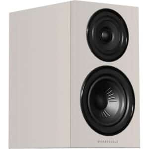 Wharfedale Diamond 12.1i valkoinen jalustakaiutin viistosta edestä kuvattuna