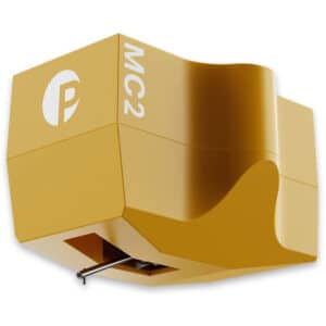 Pro-Ject Pick It MC2 True Balanced MC-äänirasia valkoisella taustalla, low-output 0,4 mV ja elliptinen timantti alumiinivarrella.