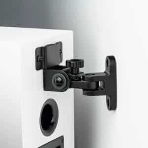 Pro-Ject SB5 E / E Carbon Wallmount seinäteline asennettuna Speaker Box 5 -kaiuttimeen, säädettävä musta kiinnitys 10 kg kuormalle