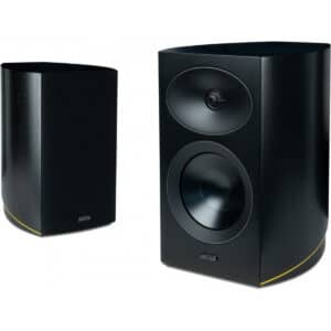 Arcam Radia R25 jalustakaiutinpari Black Walnut viimeistelyllä, toinen kaiutin ilman suojakangasta elementit näkyvissä