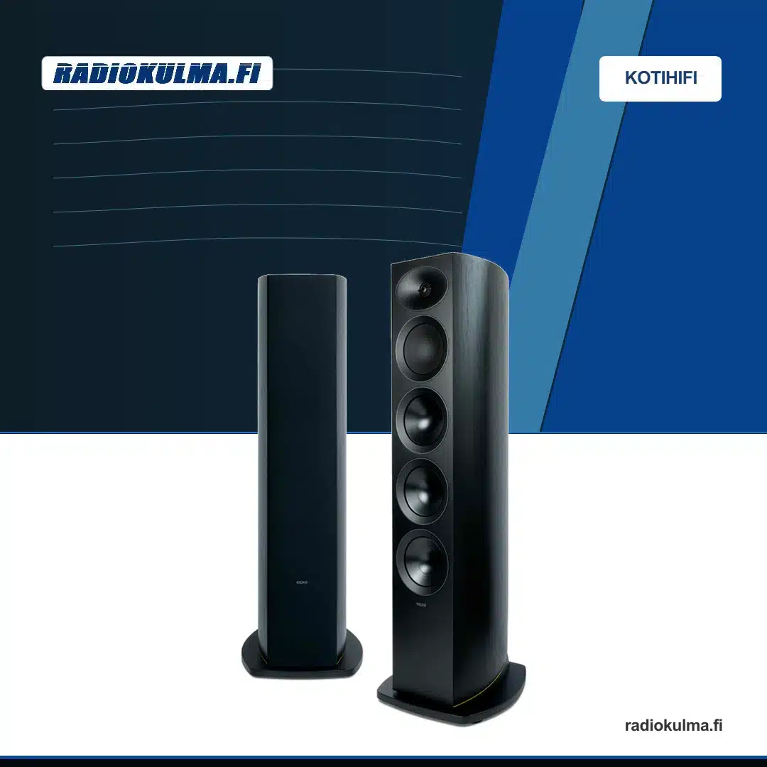 Arcam Radia R45 lattiakaiutinpari Black Walnut etuviistosta kuvattuna.