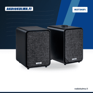 Ruark Audio MR1 Mk3 hiilenmusta aktiivikaiutinpari etuviistosta kuvattuna tummalla kangassäleiköllä.