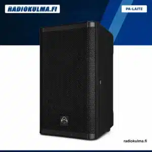 Wharfedale Pro TOURUS+ A15 15-tuumainen aktiivinen PA-kaiutin etuviistosta kuvattuna.