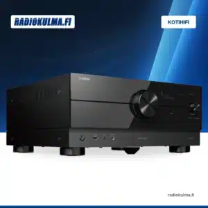 Musta Yamaha RX-A4A -AV-vahvistin viistosti edestä, etupaneelin säätimet ja tukijalat näkyvissä.