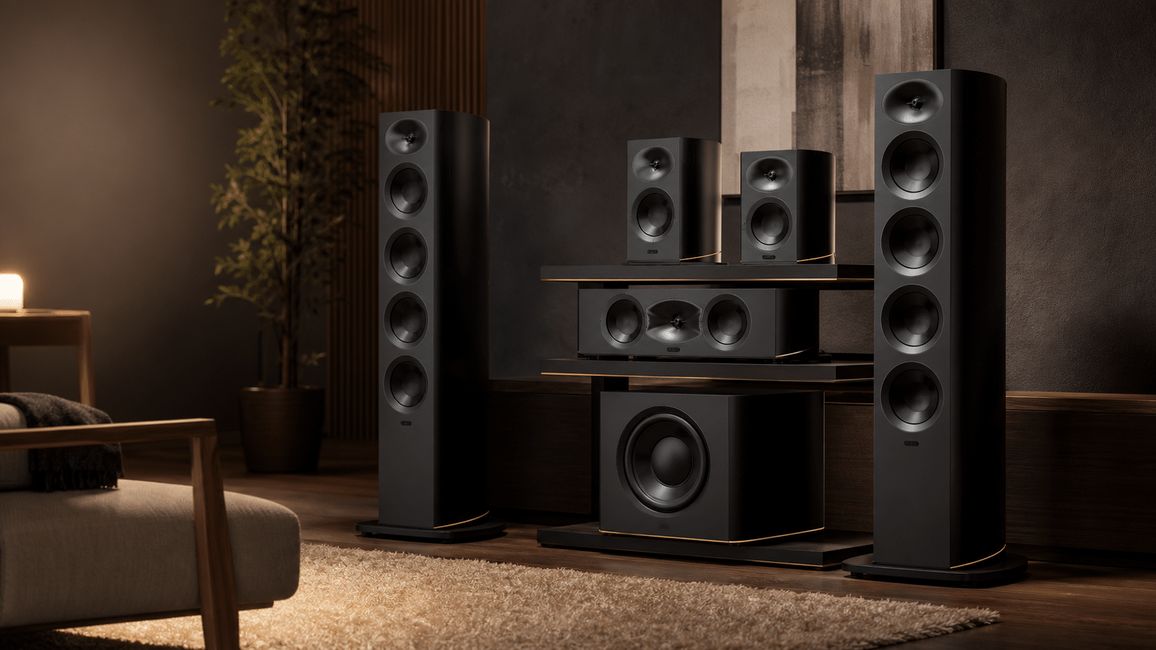 Arcam Radia -kaiutinsarja kotiteatteri- ja musiikkijärjestelmässä: lattiakaiuttimet, jalustakaiuttimet, keskikaiutin ja subwoofer.