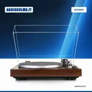 Radiokulma Verkkokauppa - Etusivu 15 Dual CS 529 BT -levysoitin pähkinäviimeistelyllä ja pölykansi avattuna Radiokulma.fi-tuotekuvassa.