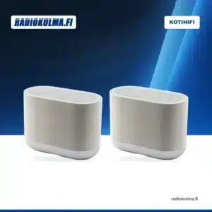 Kaksi Sand-väristä Denon Home 400 -kaiutinta vierekkäin etuviistosta kuvattuna Radiokulman brändipohjalla.