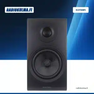 Rotel Amora 5 musta jalustakaiutin edestä ilman suojakangasta Radiokulman Kotihifi-kuvapohjalla